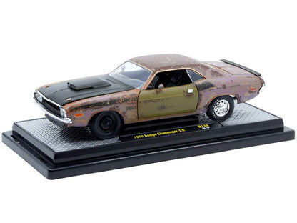 Rusted 1970 Dodge Challenger T/A 1:24 diecast model car on display base