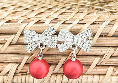 Beautiful Silver Bow Christmas Bulb