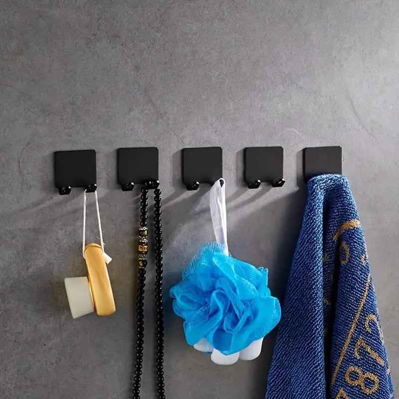 Wall storage hook set of 4 for razors, with chain and towel holder
