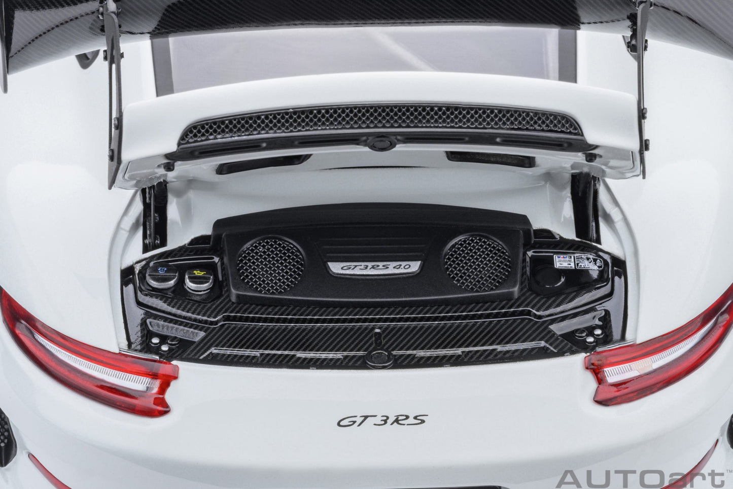 AUTOart Porsche 911 991.2 GT3 RS w/ Weissach Pkg White 1:18