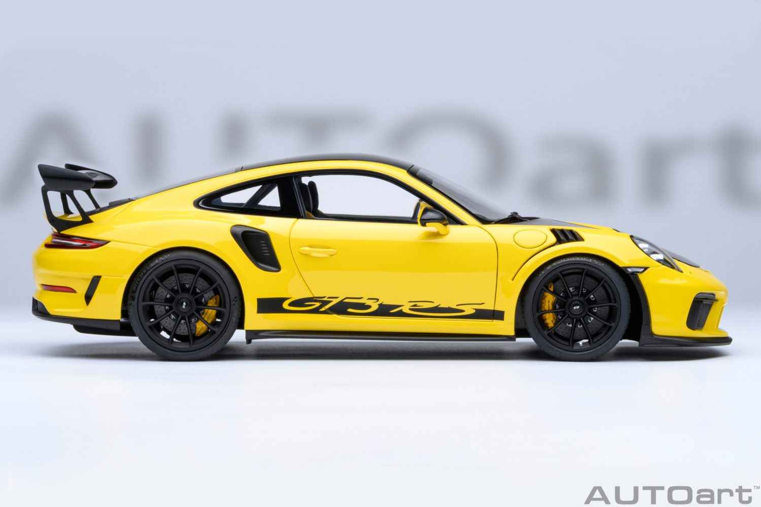 AUTOart Porsche 911 991.2 GT3 RS w/ Weissach Pkg Racing Yellow 1:18