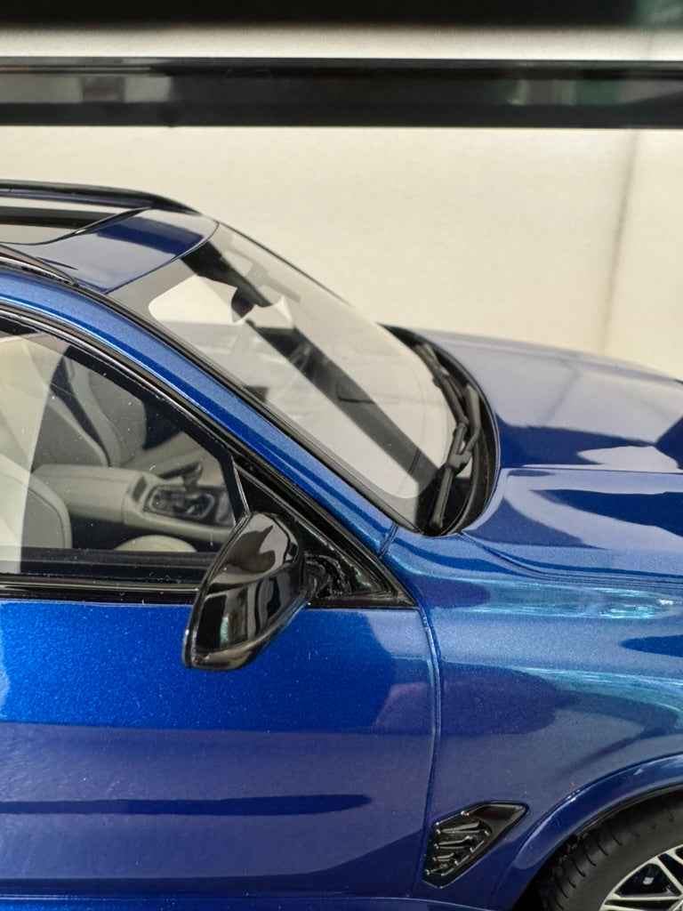GT Spirit 2023 BMW X5M (G05) Competition Marina Bay Blue Metallic 1:18 *Defect*