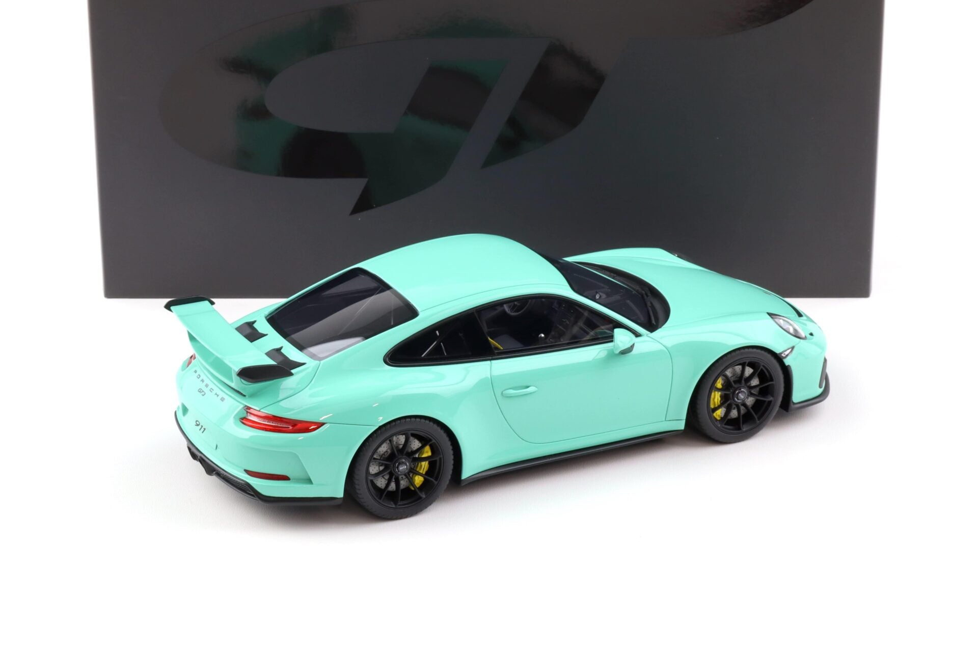 GT Spirit 2018 Porsche 911 991.2 GT3 Coupe Mint Green 1:18