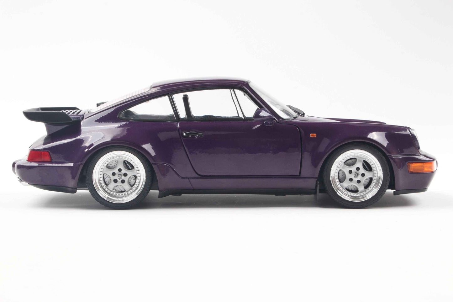 Solido 1990 Porsche 911 (964) Turbo 3.6 Violet Purple Metallic 1:18