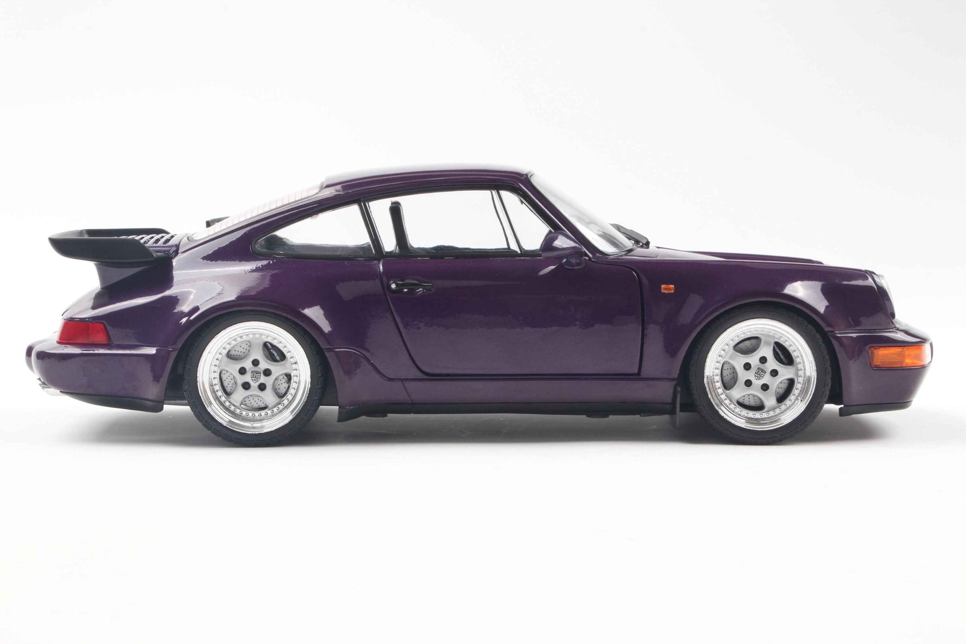 Solido 1990 Porsche 911 (964) Turbo 3.6 Violet Purple Metallic 1:18