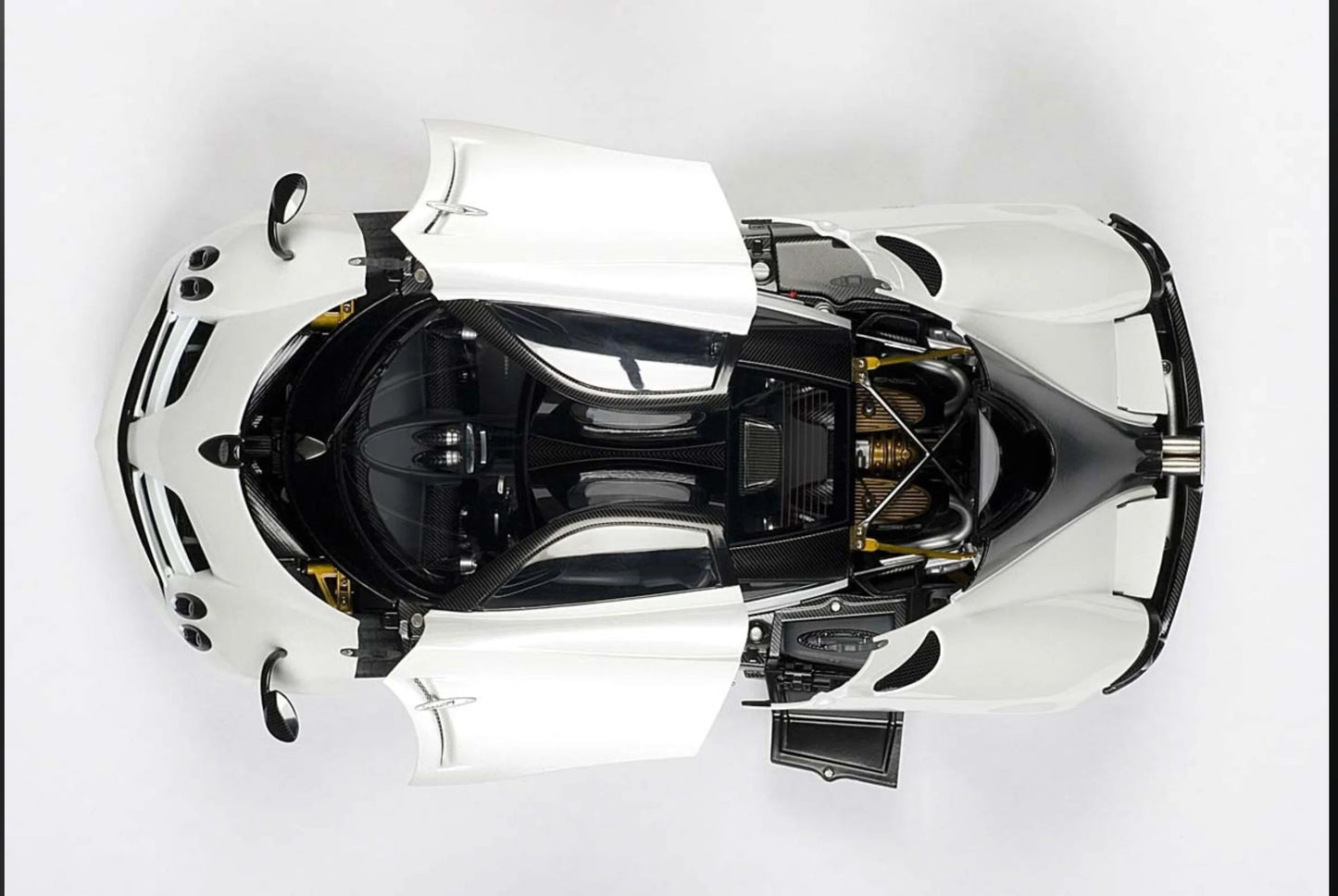 AUTOart Signature Pagani Huayra White DIECAST 1:18