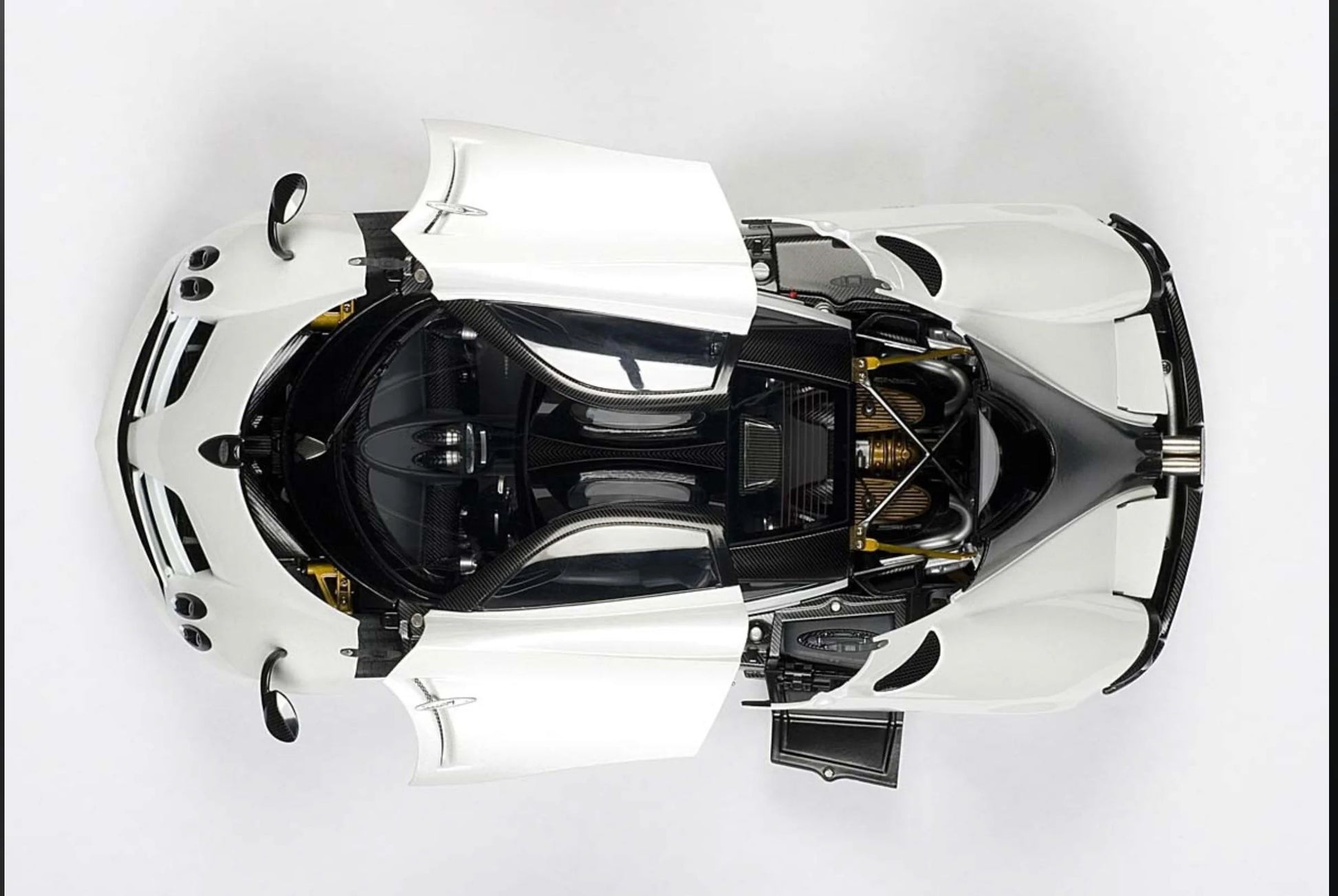 AUTOart Signature Pagani Huayra White DIECAST 1:18
