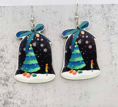 Adorable Vintage Wood Christmas Earrings from Cartsfy Inc.
