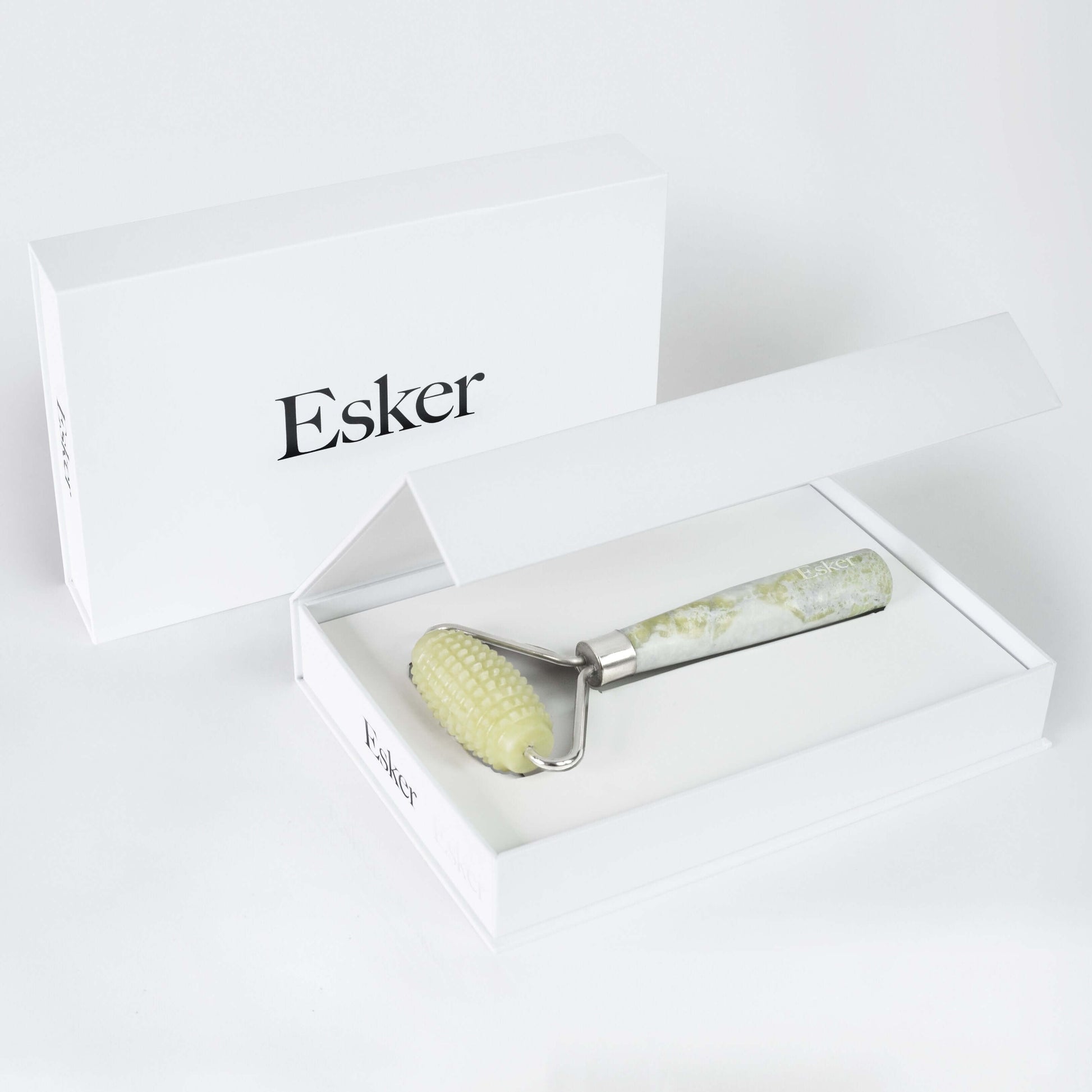 Allover roller in open gift box with textured head and speckled handle