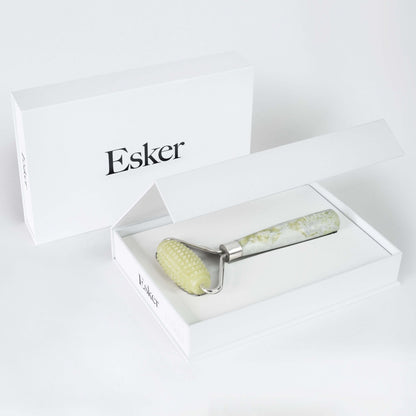 Allover roller in open gift box with textured head and speckled handle