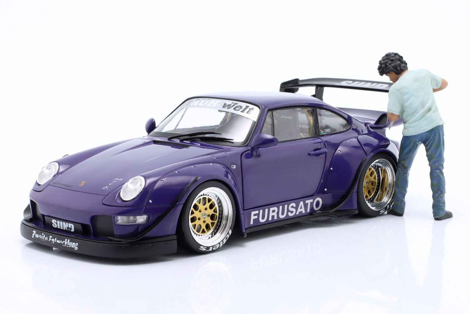 American Diorama - Figures - RWB Legend Akira Nakai-San Drilling Figure 1:18 STM Diecast Default Title Default Title-