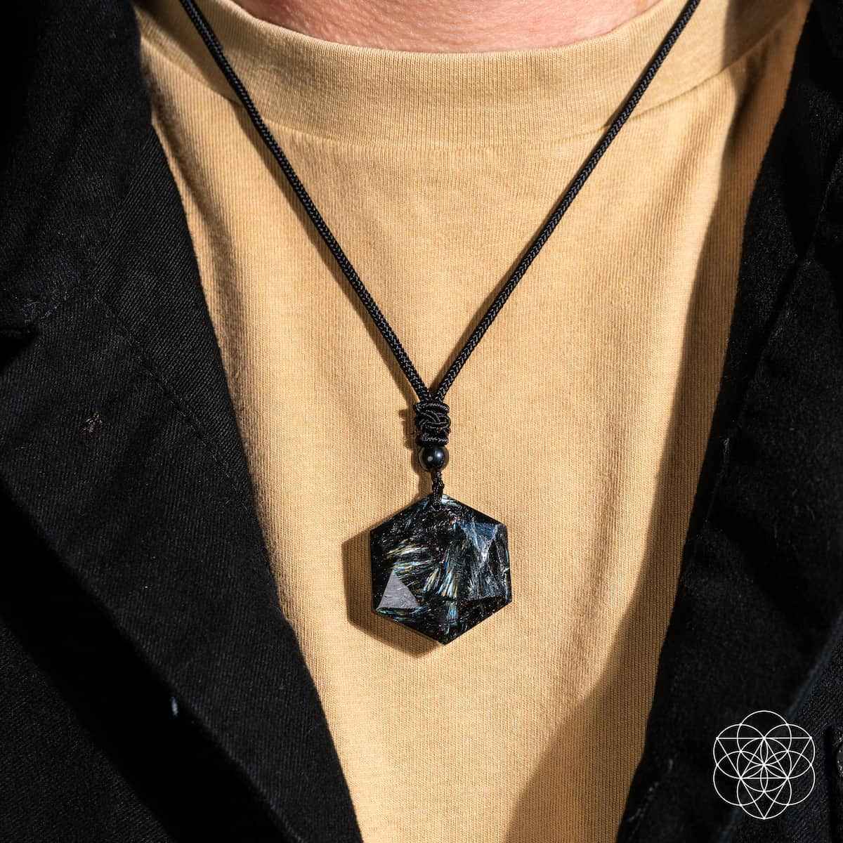 Arfvedsonite Healing Pendant Cartsfy Inc.
