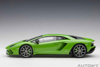 AUTOart 2017 Lamborghini Aventador S Verde Mantis (Pearl Green) 1:18 STM Diecast Default Title Default Title-