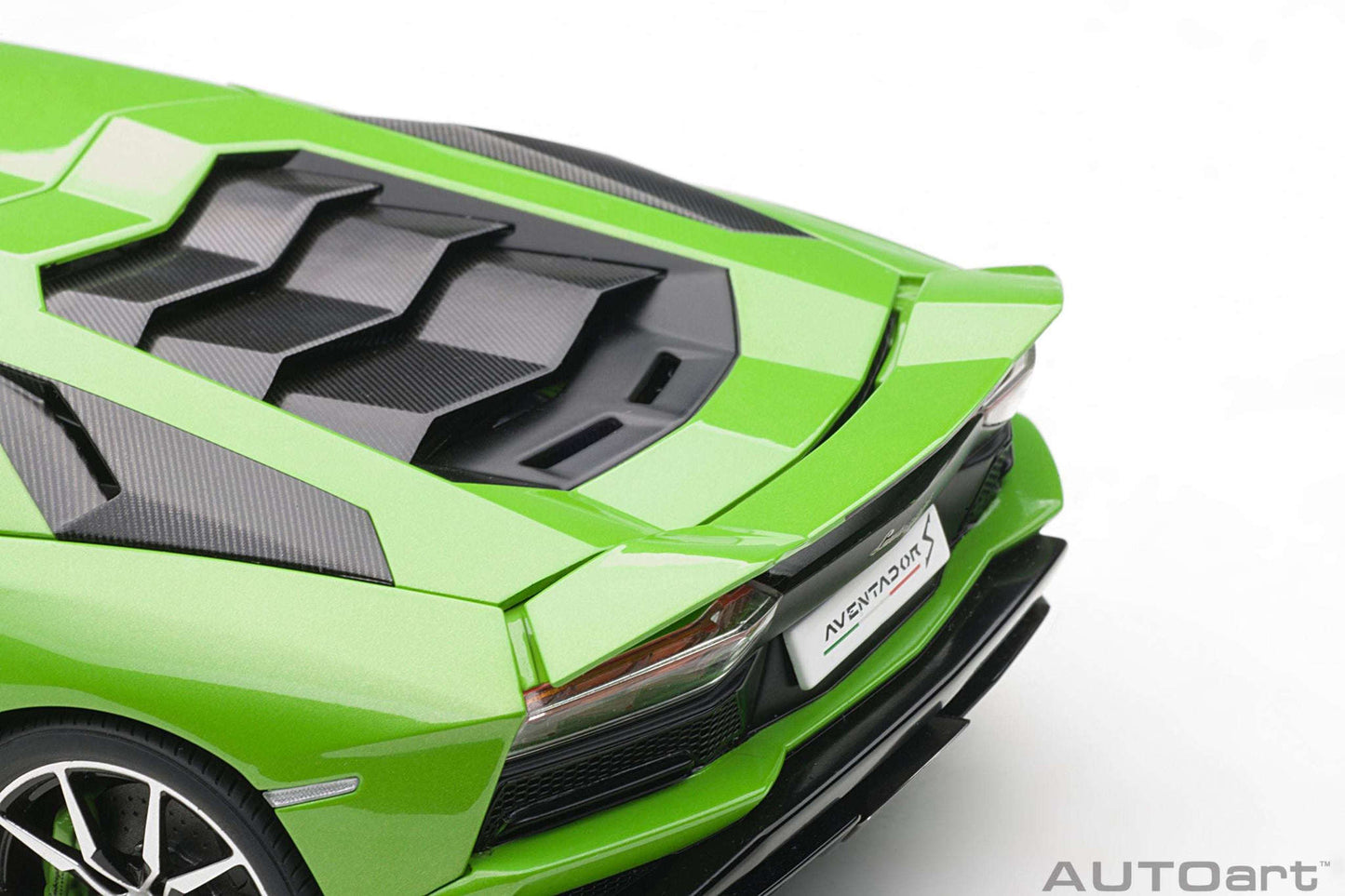 AUTOart 2017 Lamborghini Aventador S Verde Mantis (Pearl Green) 1:18 STM Diecast Default Title Default Title-