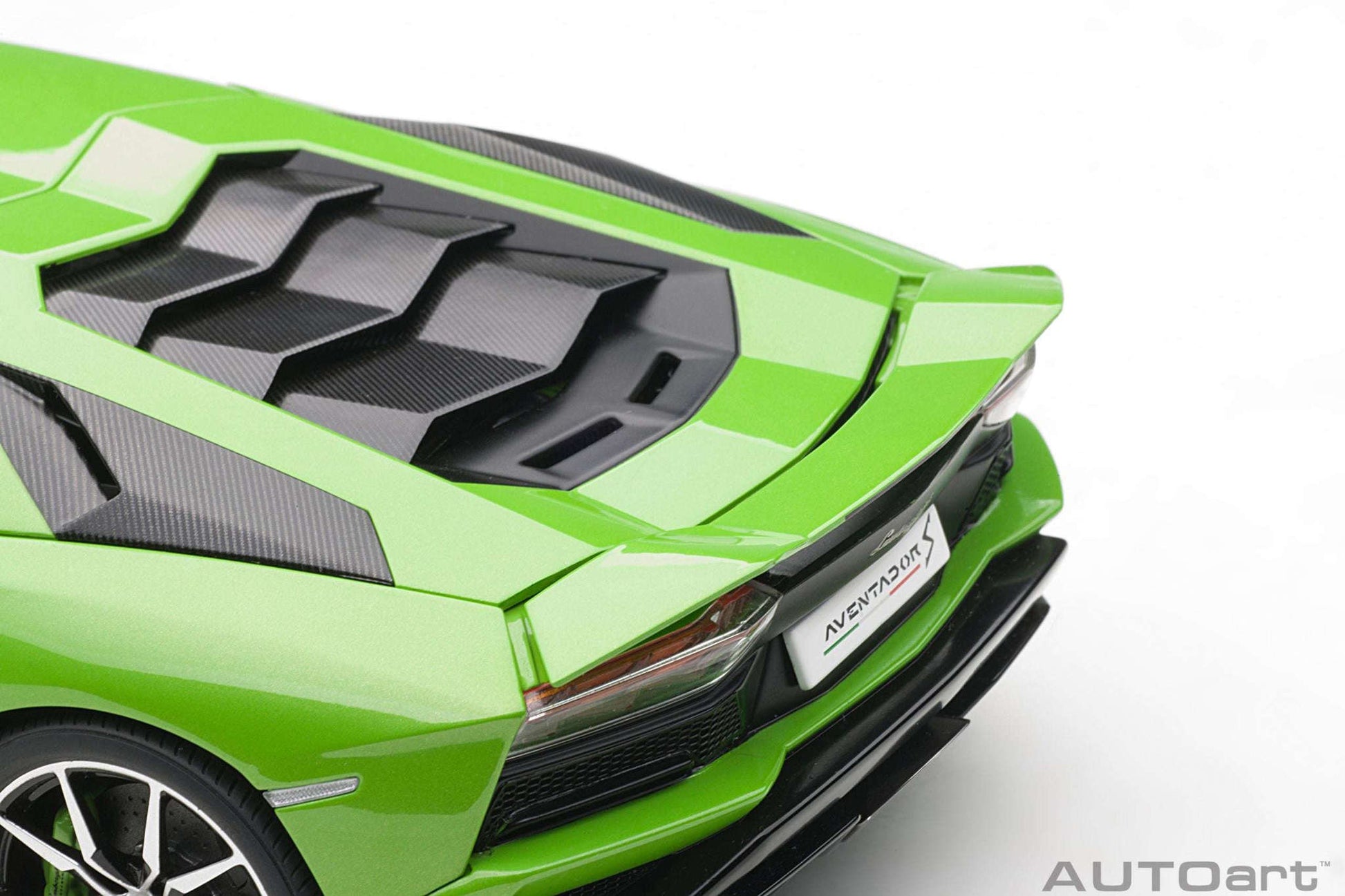 AUTOart 2017 Lamborghini Aventador S Verde Mantis (Pearl Green) 1:18 STM Diecast Default Title Default Title-