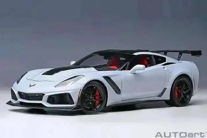AUTOart 2019 Chevy Corvette ZR1 1:18 Scale Model in Grey