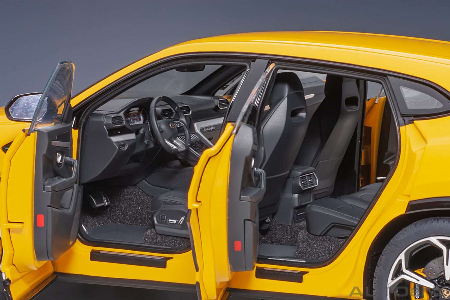 AUTOart Lamborghini Urus Giallo Auge (Yellow) 1:18 STM Diecast Default Title Default Title-