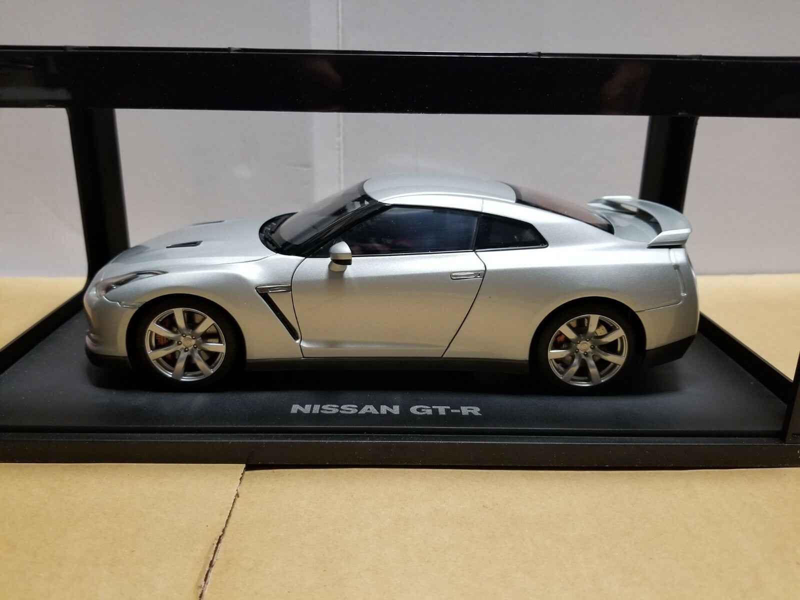 AUTOart Millennium Nissan Skyline GT-R (R35) Ultimate Metal Silver 1:18 Cartsfy Inc.