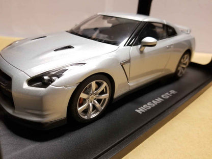AUTOart Millennium Nissan Skyline GT-R (R35) Ultimate Metal Silver 1:18 Cartsfy Inc.