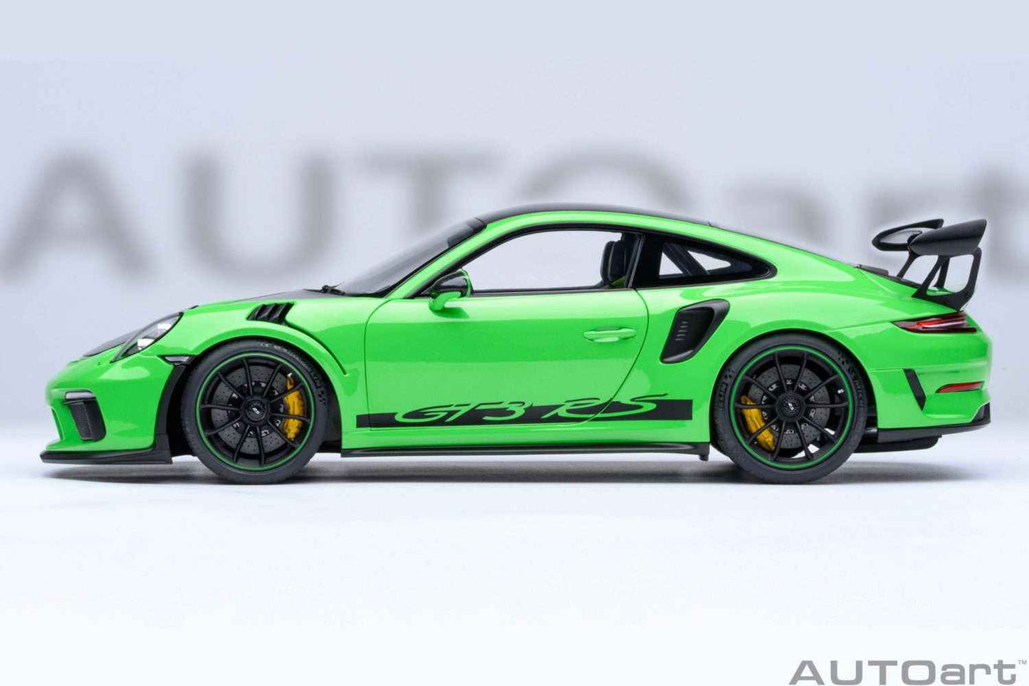 AUTOart Porsche 911 991.2 GT3 RS w/ Weissach Pkg Lizard Green 1:18