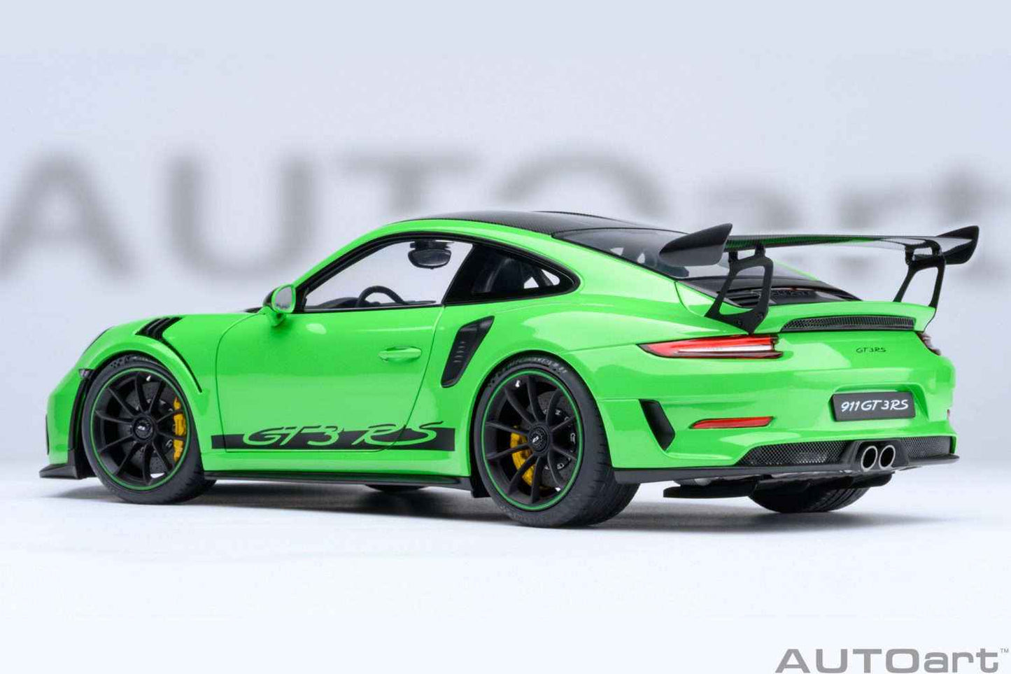 AUTOart Porsche 911 991.2 GT3 RS w/ Weissach Pkg Lizard Green 1:18