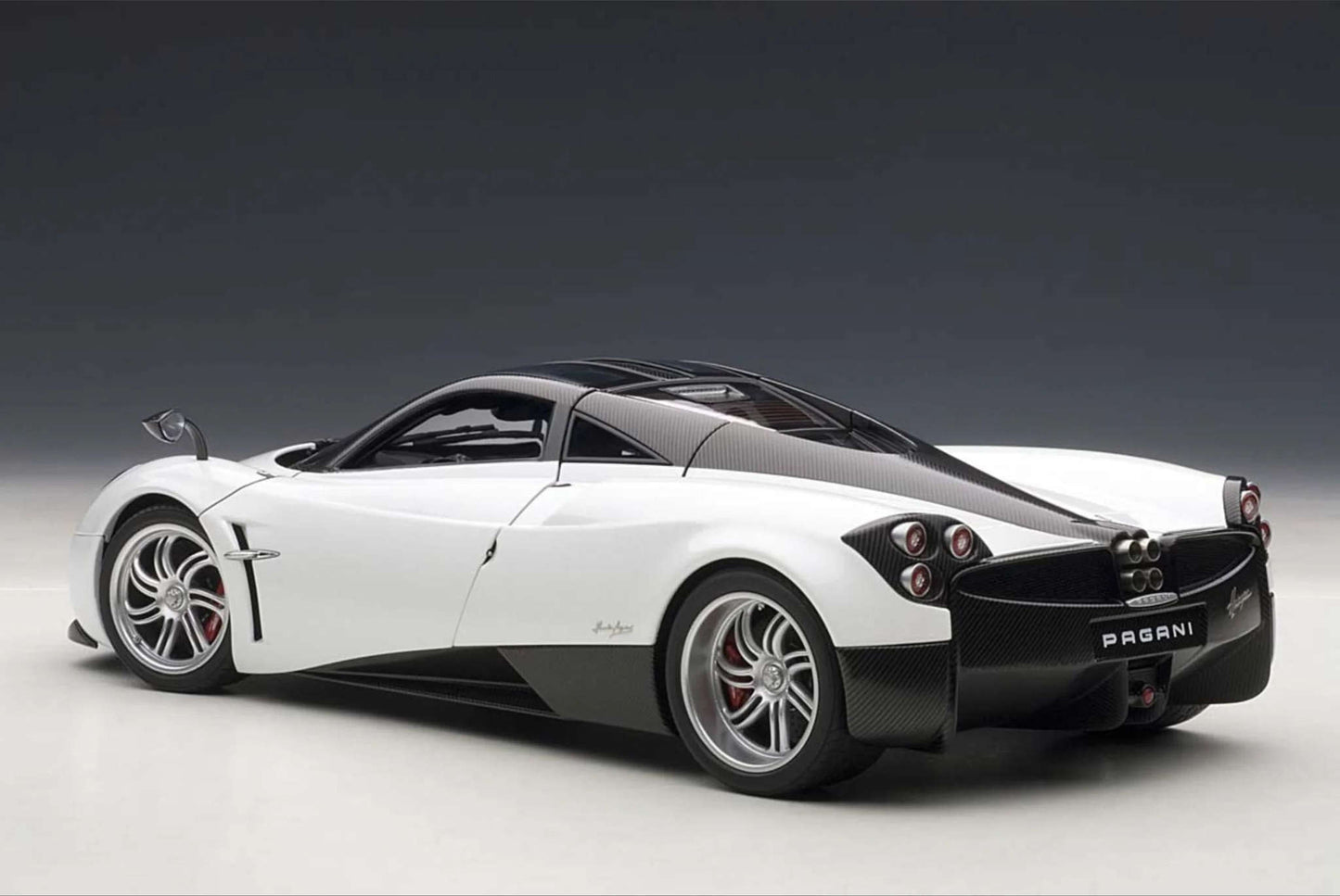 AUTOart Signature Pagani Huayra White DIECAST 1:18 Cartsfy Inc.