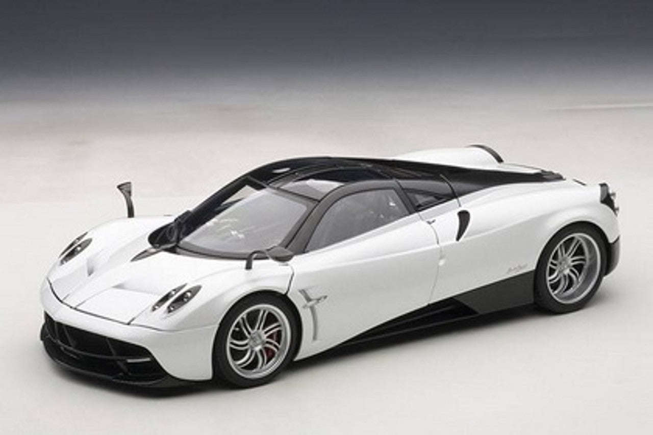 AUTOart Signature Pagani Huayra White DIECAST 1:18