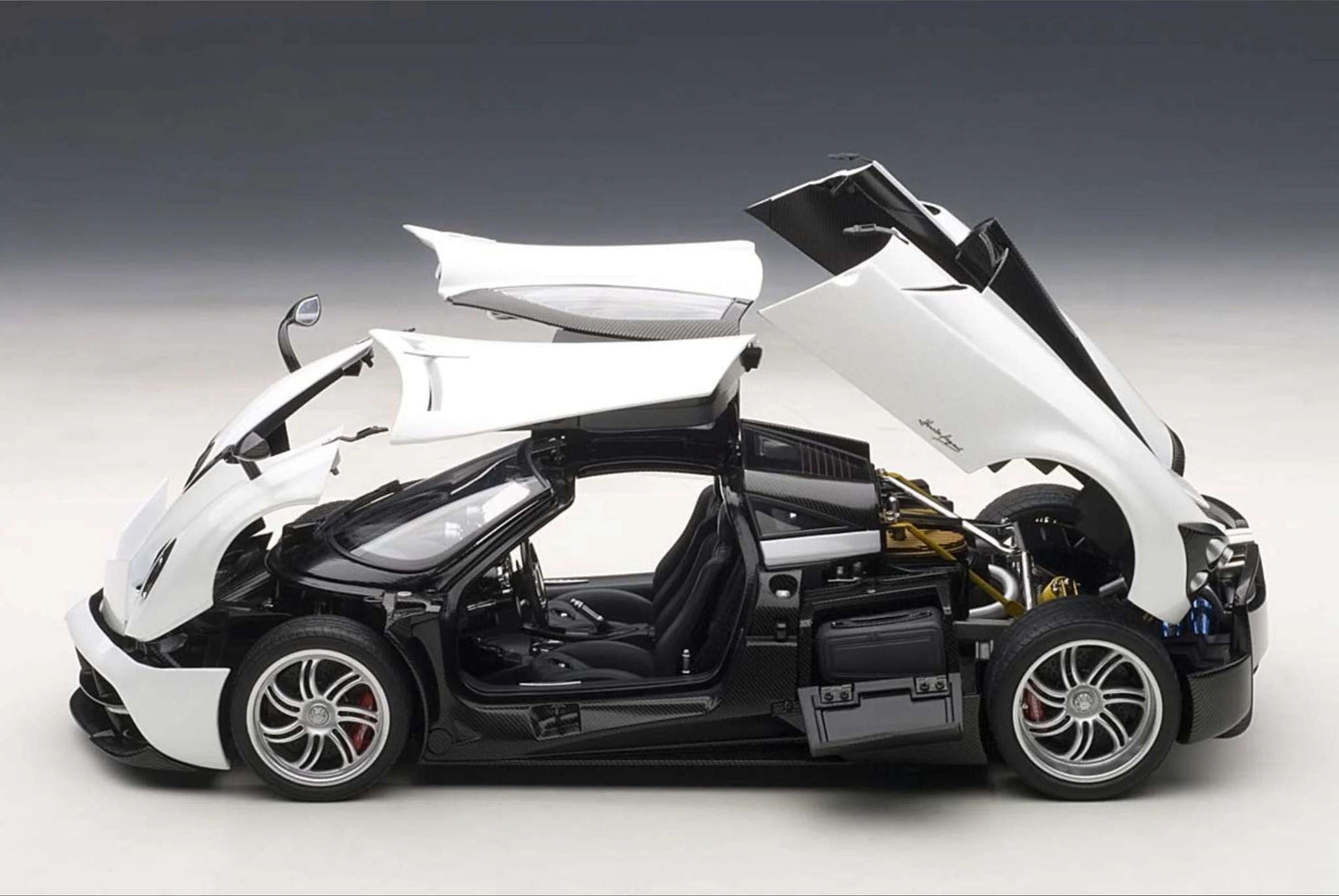 AUTOart Signature Pagani Huayra White DIECAST 1:18 Cartsfy Inc.