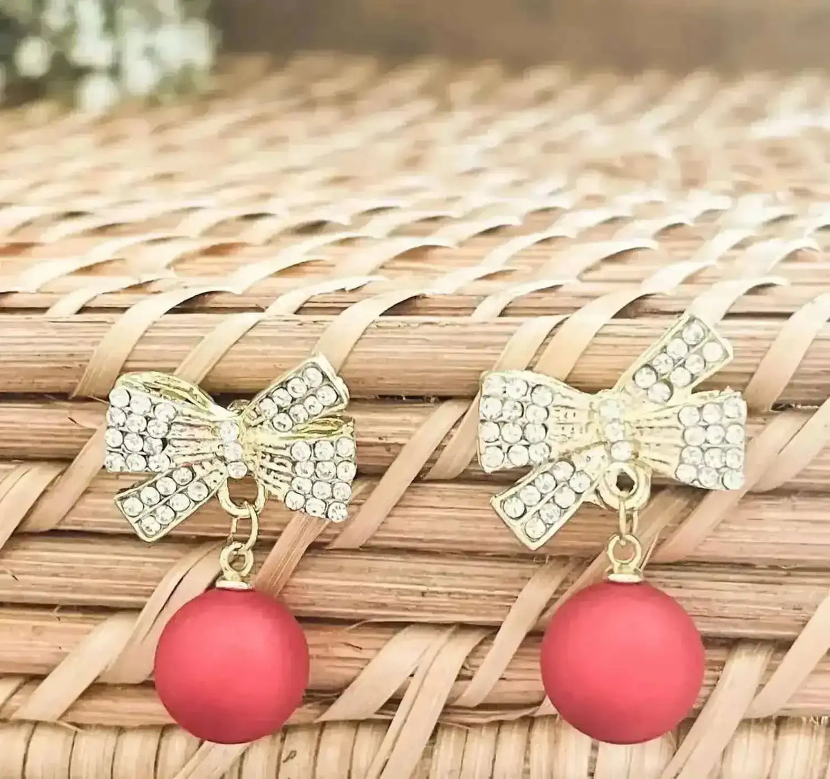 Beautiful Gold Bow Christmas Bulb Cartsfy Inc.