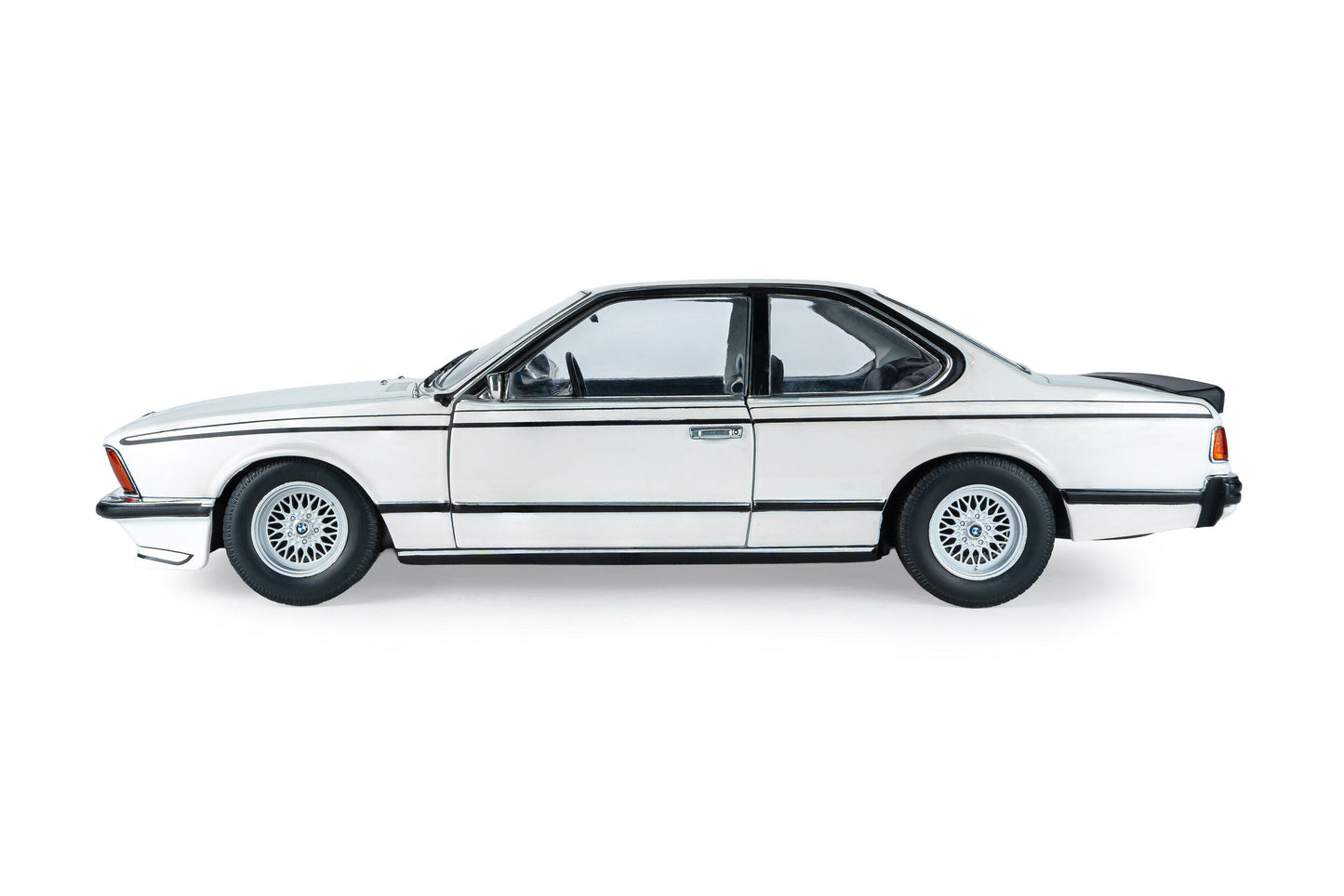 Solido 1984 BMW 635 CSI (E24) Hartge White 1:18