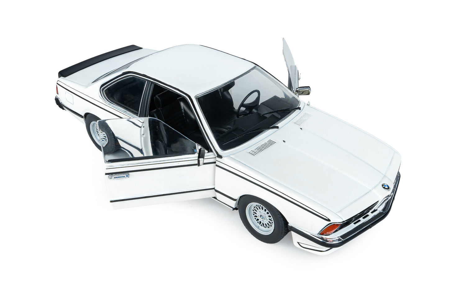 Solido 1984 BMW 635 CSI (E24) Hartge White 1:18