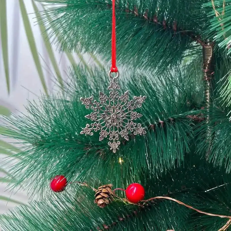 Festive Christmas Tree Pendant - Metal Hanging Ornament for Scene Decor