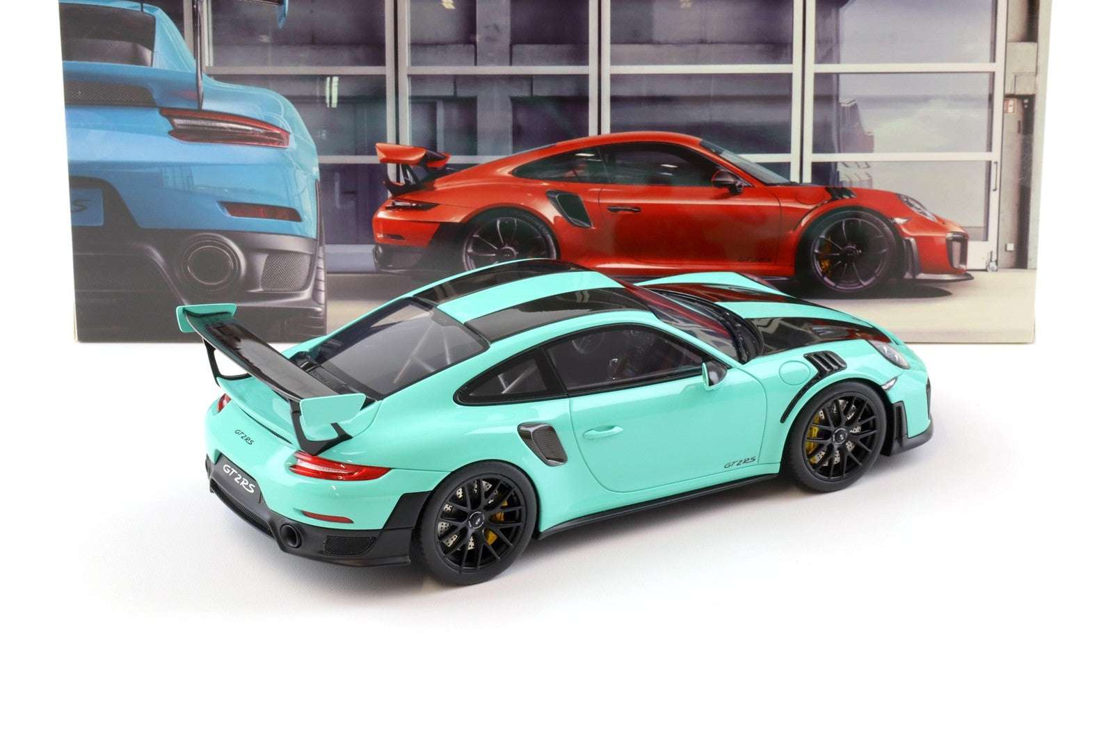 GT Spirit Porsche 911 991.2 GT2 RS w/ Weissach Pkg Mint Green 1:18 Porsche Museum Cartsfy Inc.