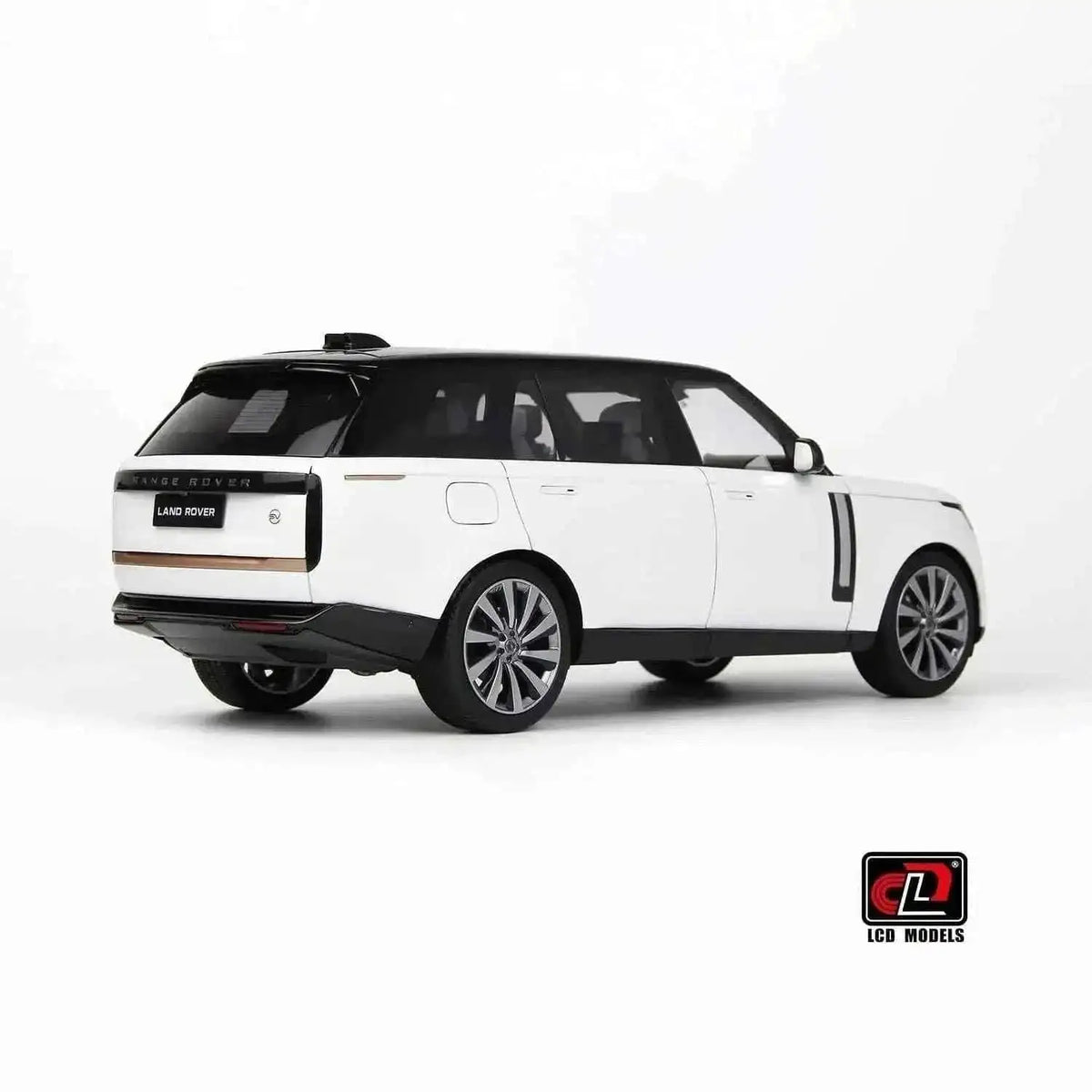 LCD 2022 Land Rover Range Rover SV Serenity White w/ Black Roof 1:18 Cartsfy Inc.