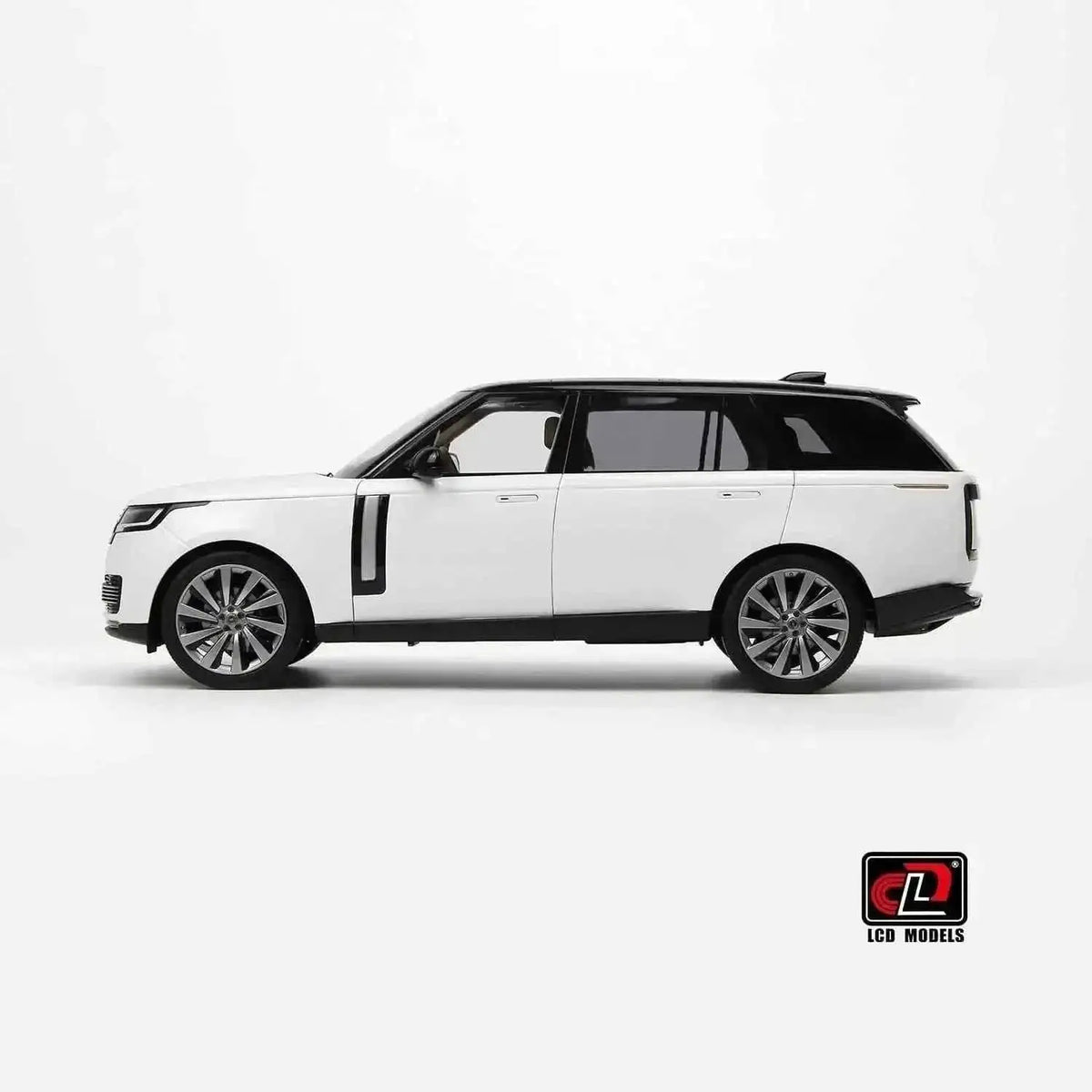 LCD 2022 Land Rover Range Rover SV Serenity White w/ Black Roof 1:18 Cartsfy Inc.