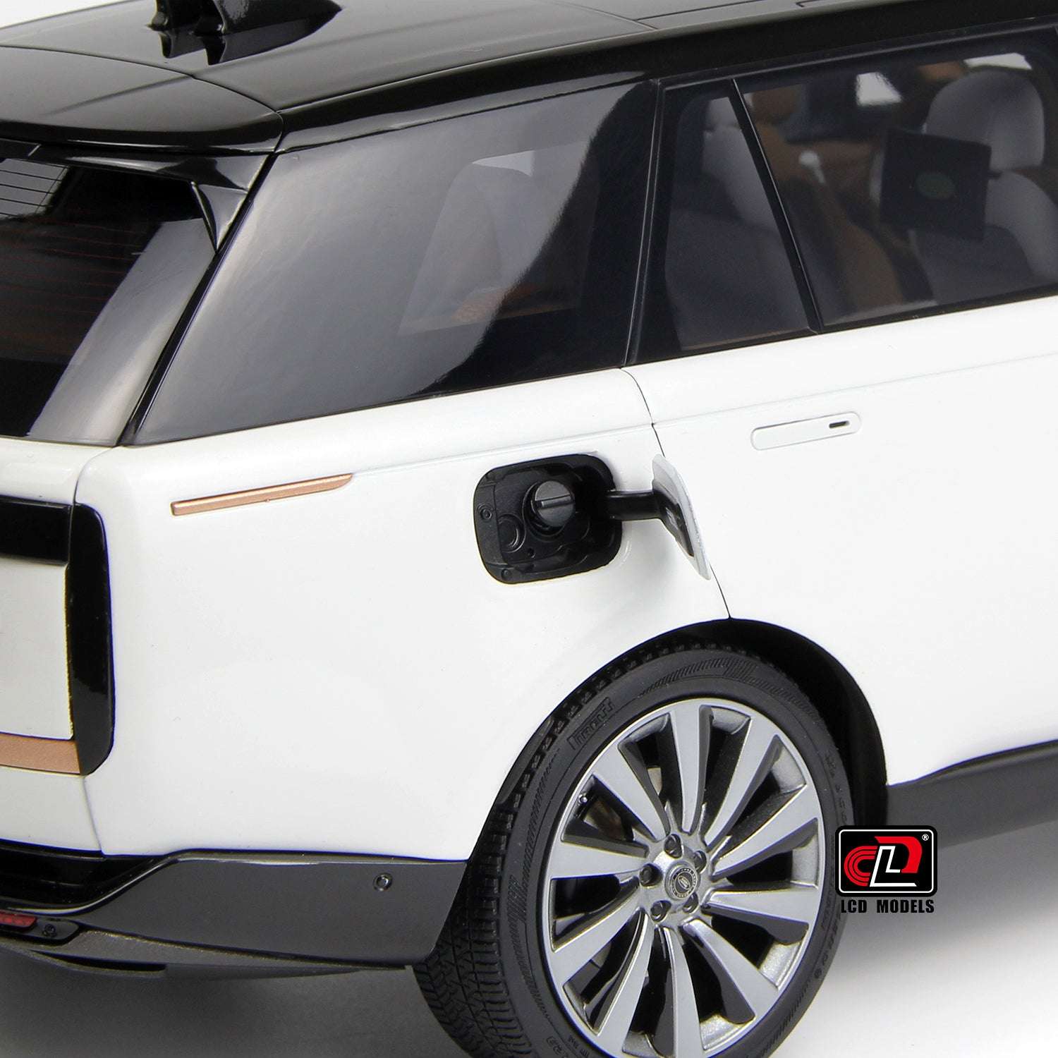 LCD 2022 Land Rover Range Rover SV Serenity White w/ Black Roof 1:18 STM Diecast Default Title Default Title-