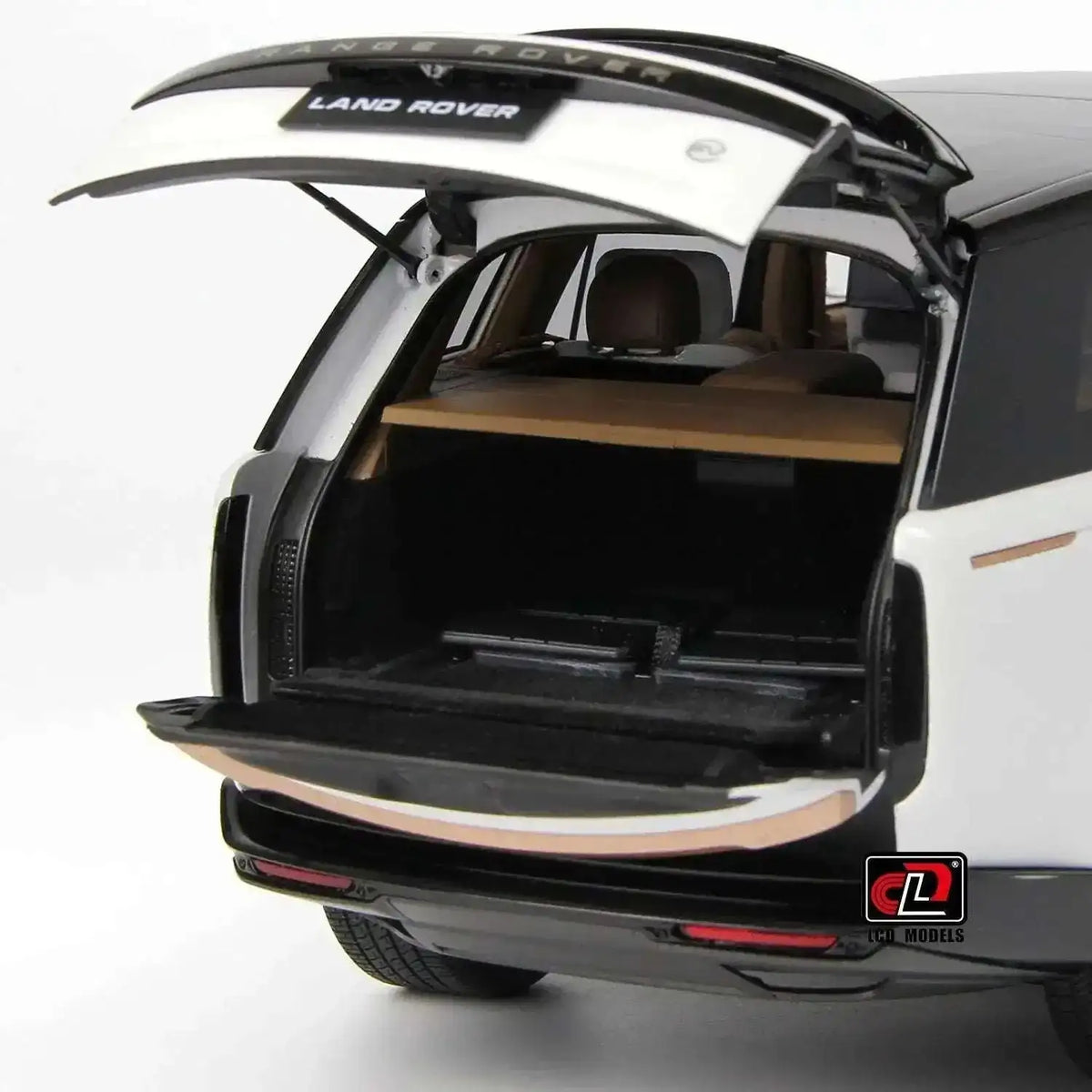 LCD 2022 Land Rover Range Rover SV Serenity White w/ Black Roof 1:18 Cartsfy Inc.