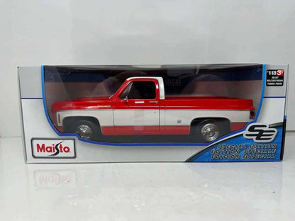 Maisto 1974 Chevrolet C-10 Pickup Truck Cheyenne Red and White 1:18 STM Diecast Default Title Default Title-