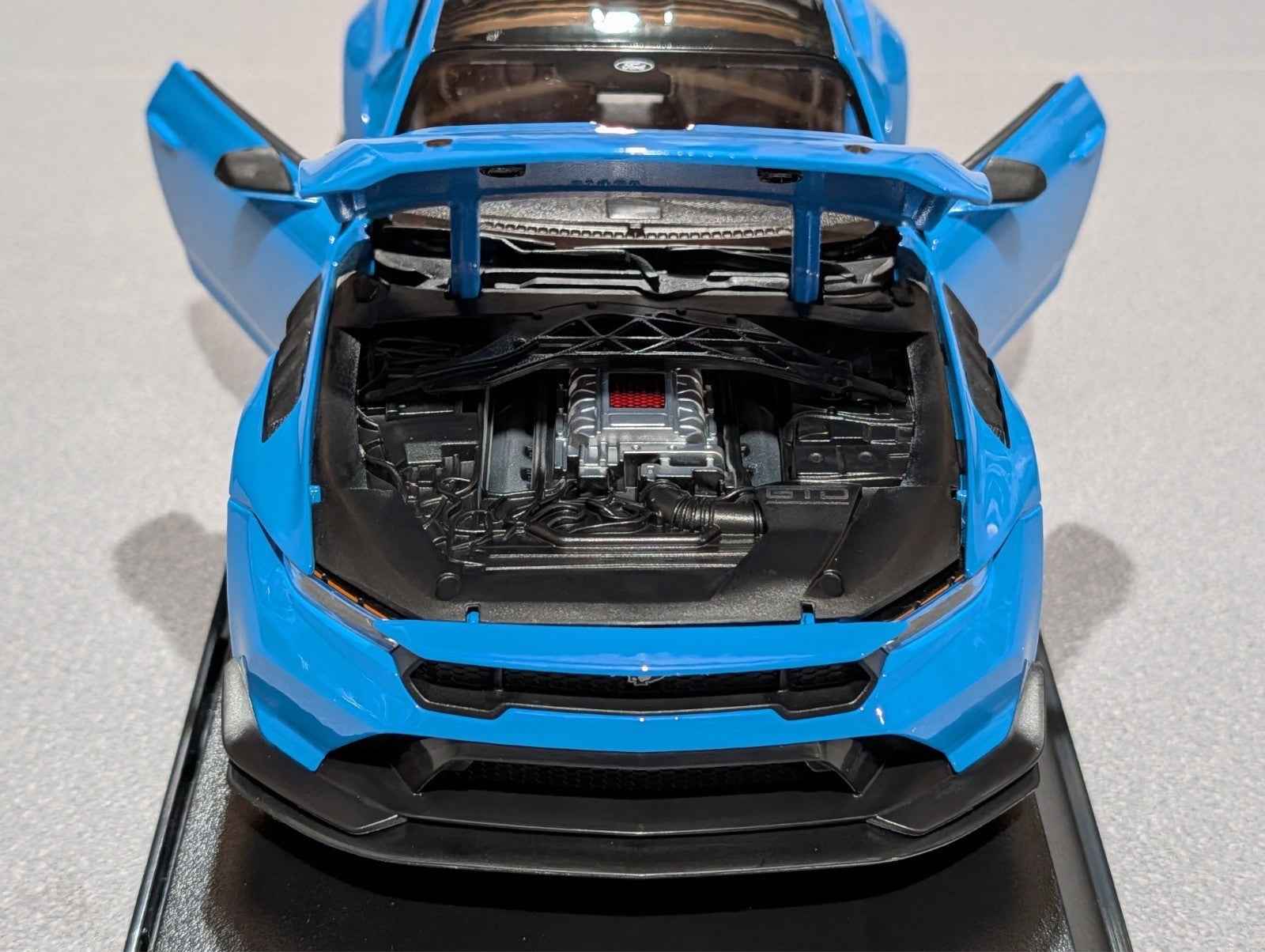 Maisto 2025 Ford USA Mustang GTD 5.2L V8 Grabber Blue 1:18 Cartsfy Inc.