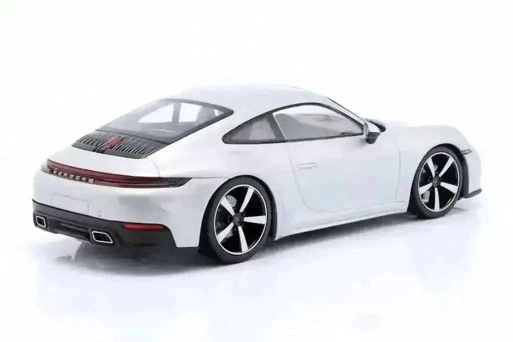 Minichamps 2025 Porsche 911 992.2 Carrera Coupe GT Silver Metallic 1:18 DEALER EDITION Cartsfy Inc.