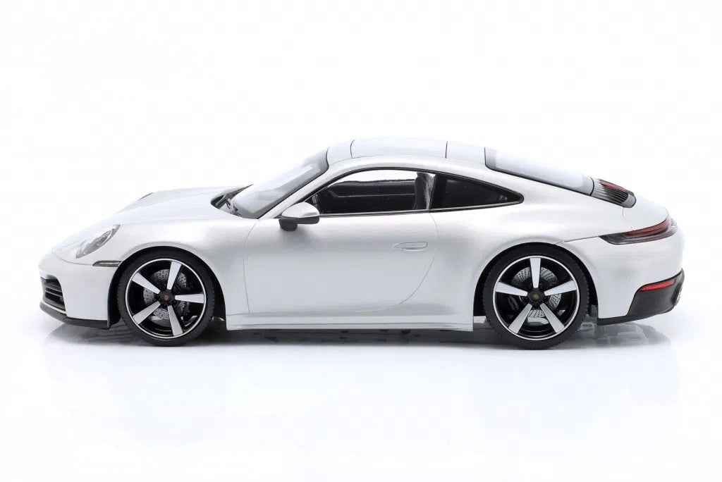 Minichamps 2025 Porsche 911 992.2 Carrera Coupe GT Silver Metallic 1:18 DEALER EDITION Cartsfy Inc.
