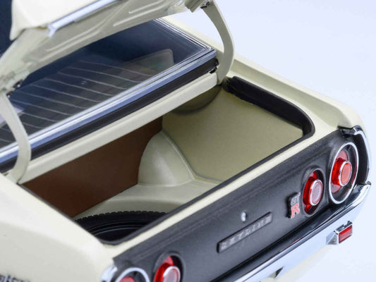 Nissan Skyline 2000GT-R (KPGC110) Tuned Version RHD (Right Hand Drive) White 1/18 Model Car by Autoart Cartsfy Inc.