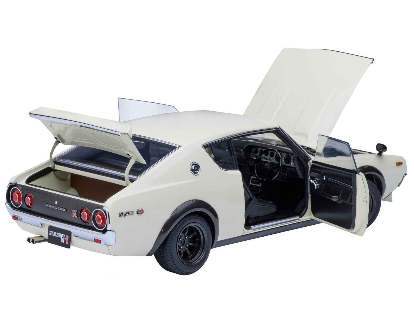 Nissan Skyline 2000GT-R (KPGC110) Tuned Version RHD (Right Hand Drive) White 1/18 Model Car by Autoart Cartsfy Inc.