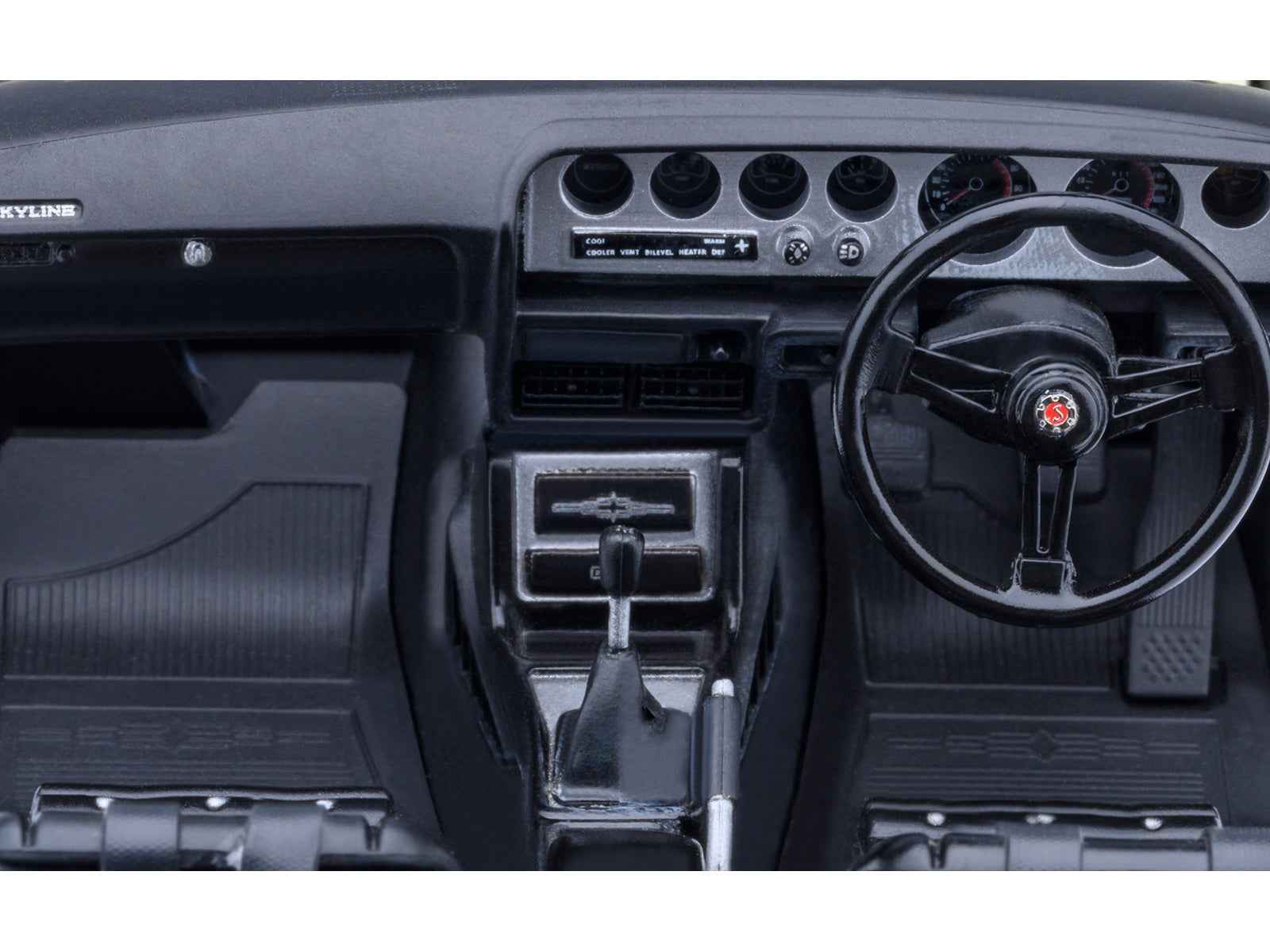 Nissan Skyline 2000GT-R (KPGC110) Tuned Version RHD (Right Hand Drive) White 1/18 Model Car by Autoart Cartsfy Inc.