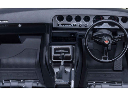 Nissan Skyline 2000GT-R (KPGC110) Tuned Version RHD (Right Hand Drive) White 1/18 Model Car by Autoart Cartsfy Inc.
