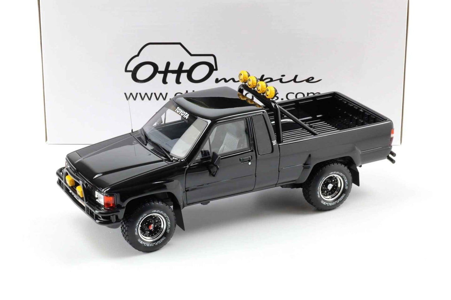 Otto 1985 Toyota Hilux SR5 Pickup Truck Glossy Black 202 1:18 STM Diecast Default Title Default Title-