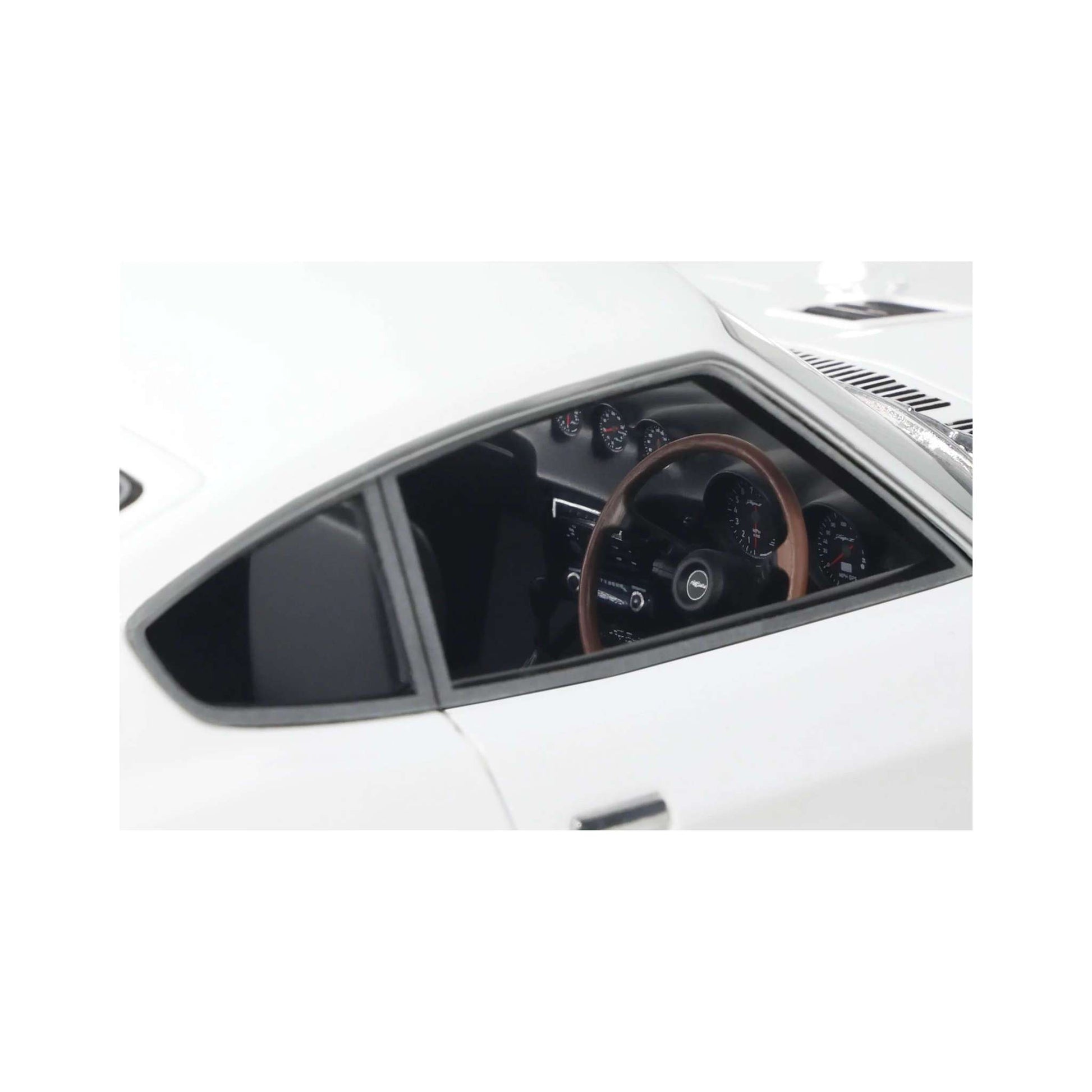 Otto 2015 Nissan Fairlady 240 Z Pandem White 1:18 STM Diecast Default Title Default Title-