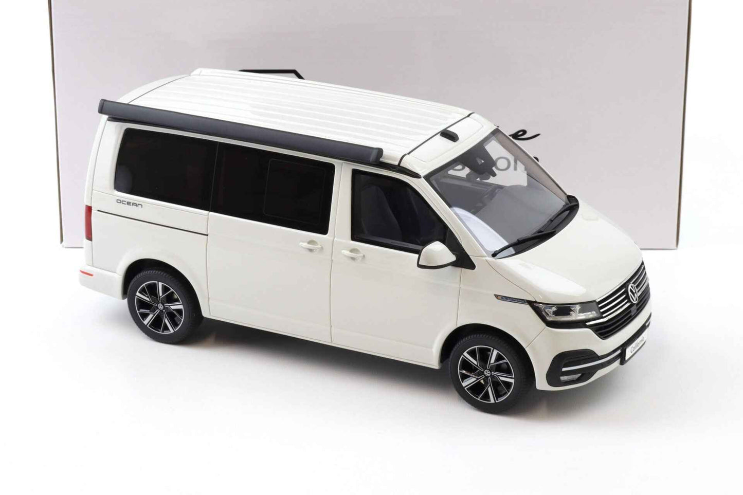 Otto 2021 Volkswagen T6 California Ocean Minibus Candy White 1:18 Cartsfy Inc.