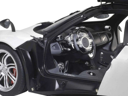 Pagani Huayra White 1/12 Model Car by Autoart Cartsfy Inc.