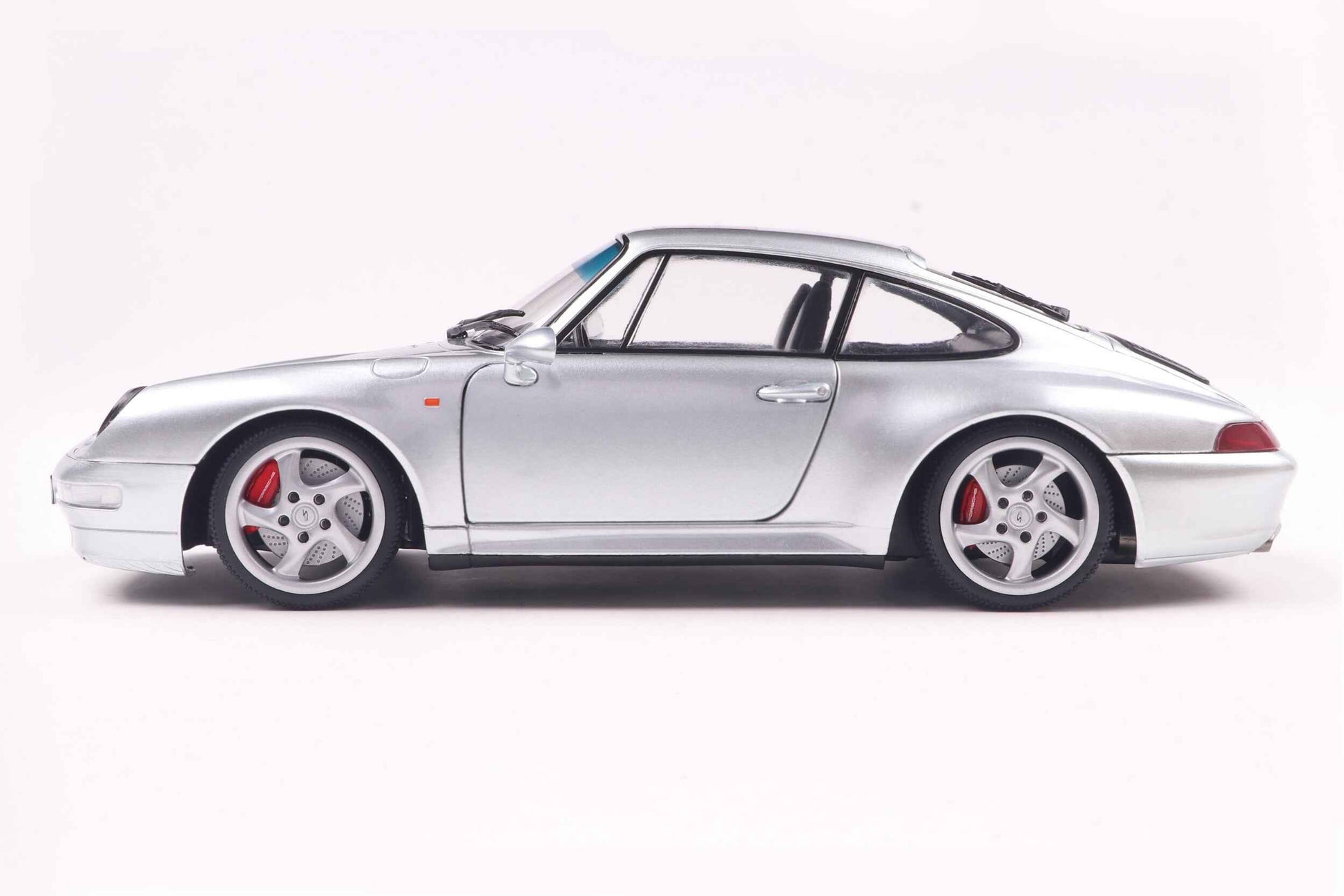Solido 1996 Porsche 911 (993) Carrera 4S Coupe Polar Silver 1:18